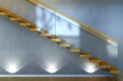Основание лестницы на второй этаж: дерево или металл