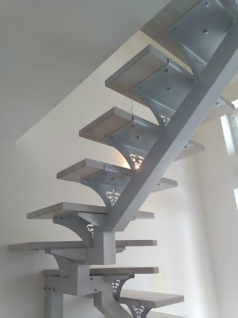 Лестница на второй этаж на монокосоуре Solo Classic (Проект №32)-1
