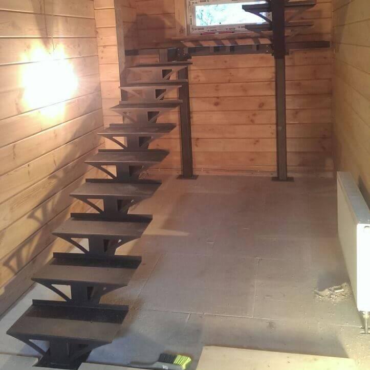 Металлический каркас лестницы (монокосоур) Base Classic 180 с площадкой-0