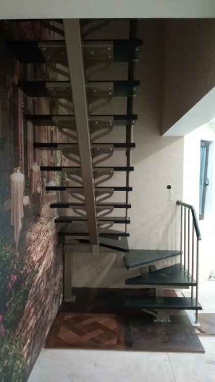 Лестница на второй этаж на монокосоуре с поворотом на 180° Sollo Classic (Проект №119)!-2