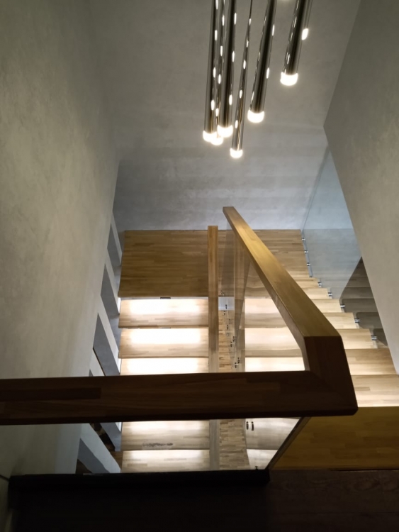 Лестница П-образная на монокосоуре с площадкой Solo Classic (Проект №98)-4