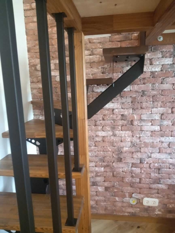Лестница на монокосоуре для загородного дома Solo Classic (Проект №179)-1
