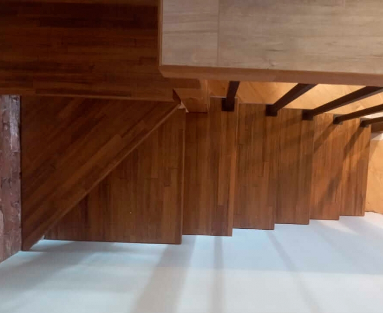 Лестница на монокосоуре для загородного дома Solo Classic (Проект №179)-4