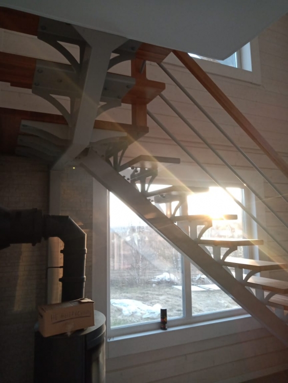 Лестница П-образная на монокосоуре с площадкой Solo Classic (Проект №102)-22