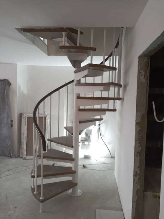 Винтовая лестница на цельносварном каркасе Spiral Classic (Проект №95) -7