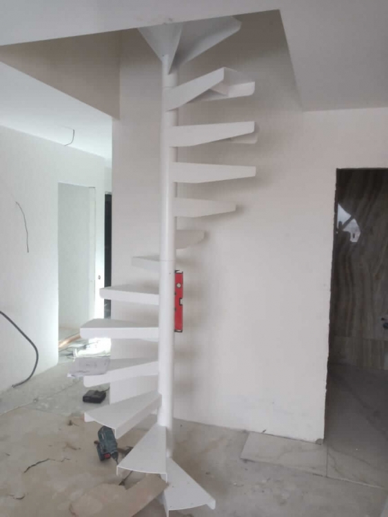 Винтовая лестница на цельносварном каркасе Spiral Classic (Проект №95) -16