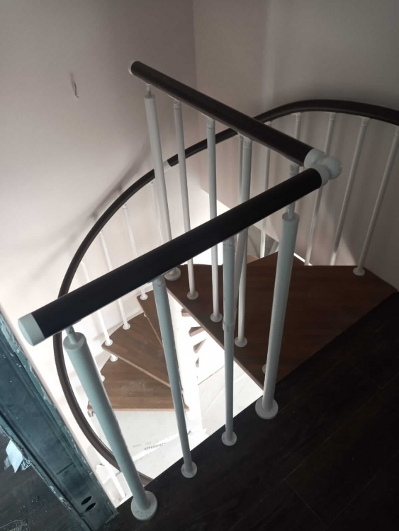 Винтовая лестница на цельносварном каркасе Spiral Classic (Проект №95) -17