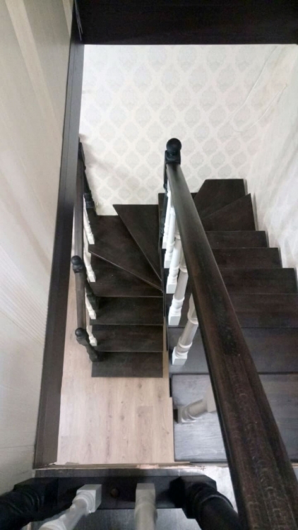 Лестница на монокосоуре в поворотом на 180° в дом на второй этаж Solo Classiс (Проект №62)!-3