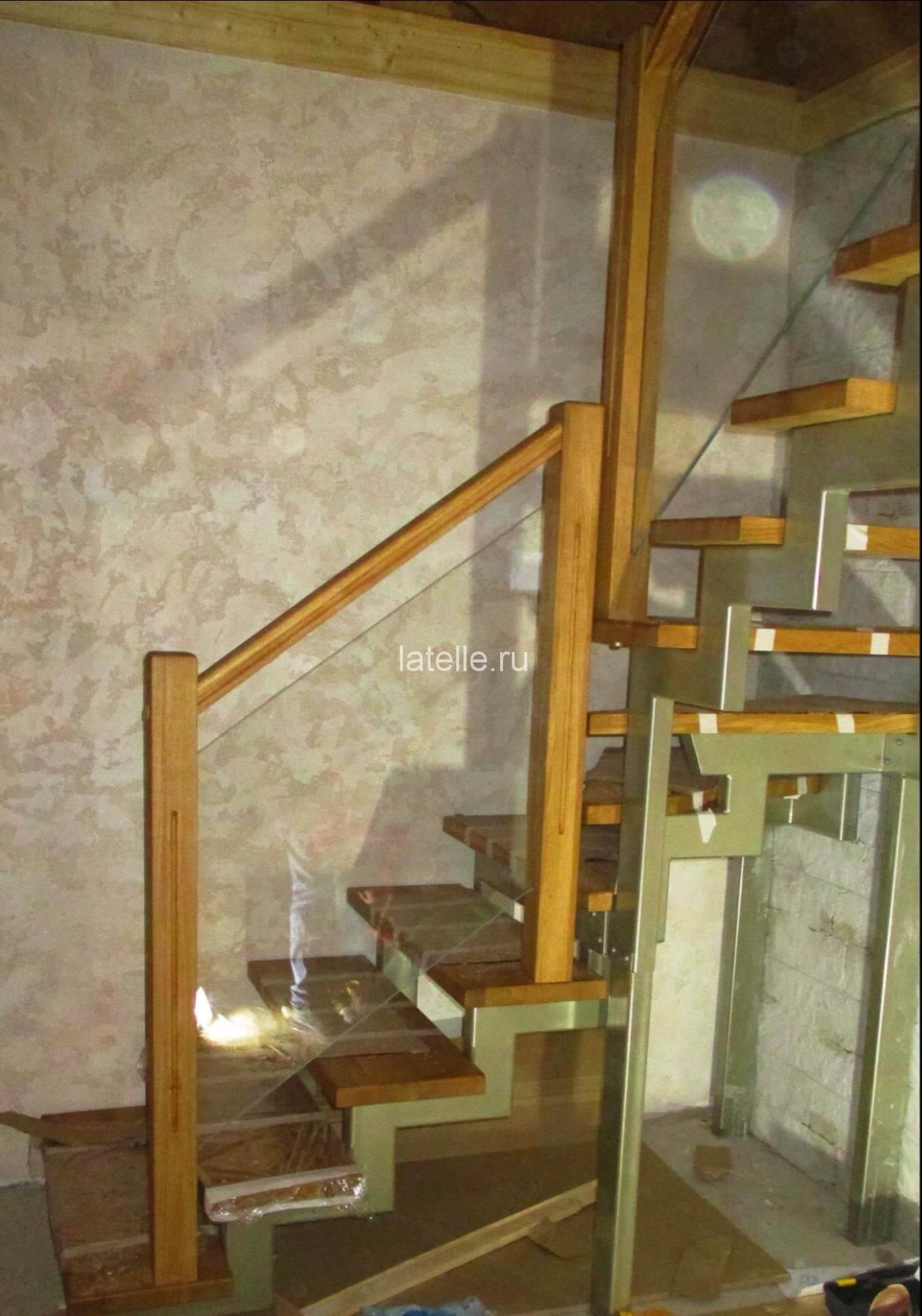Лестница для дома с забежными ступенями на двойном косоуре Granl Classic Glas One!-1