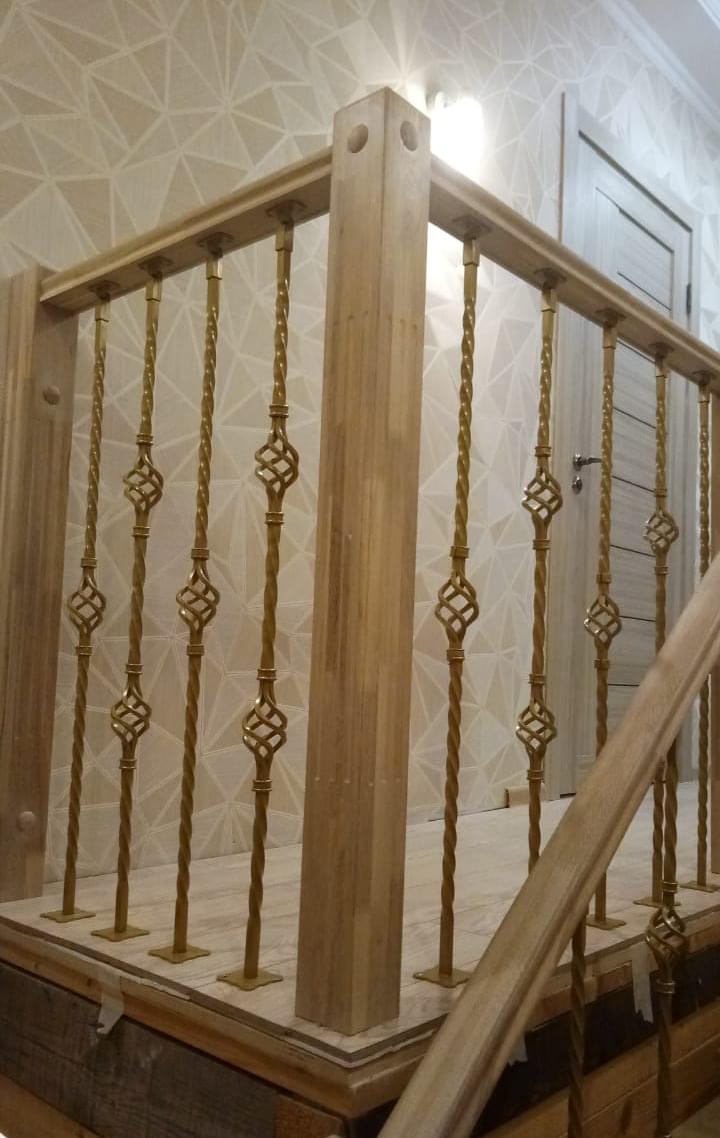 Лестница на металлокаркасе с забежными ступенями Solo classic (Проект №18)-4