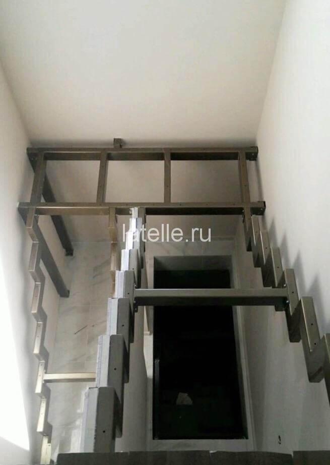 Металлический каркас лестницы (двойной косоур) Base Classic 180 с площадкой-0