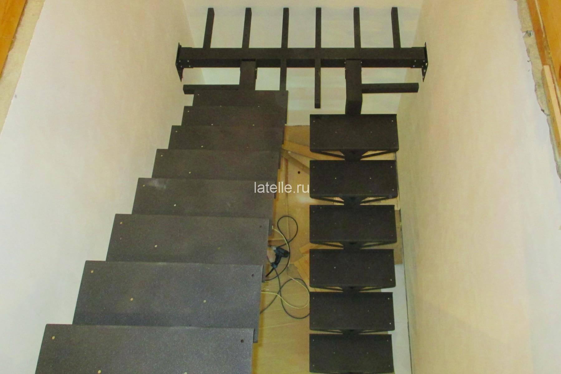 Металлический каркас лестницы (монокосоур) Base Perfect 180 с площадкой!-2