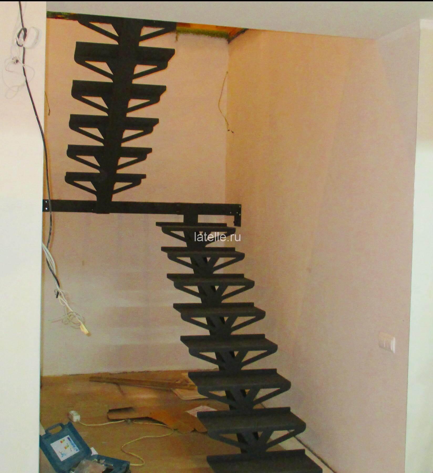 Металлический каркас лестницы (монокосоур) Base Perfect 180 с площадкой!-0