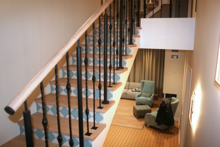 П-образная лестница для дома на второй этаж на монокосоуре Solo Classic (Проект №1)-6