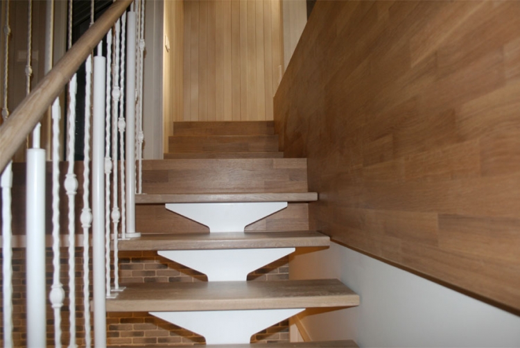 П-образная лестница для дома на второй этаж на монокосоуре Solo Classic (Проект №1)-0