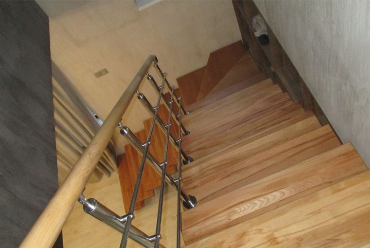 Лестница на монокосоуре с поворотом 90° Solo Classic (Проект №13)-2