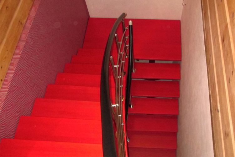 Лестница на второй этаж на монокосоуре с поворотом на 180° Solo Classic (Проект №22)-1