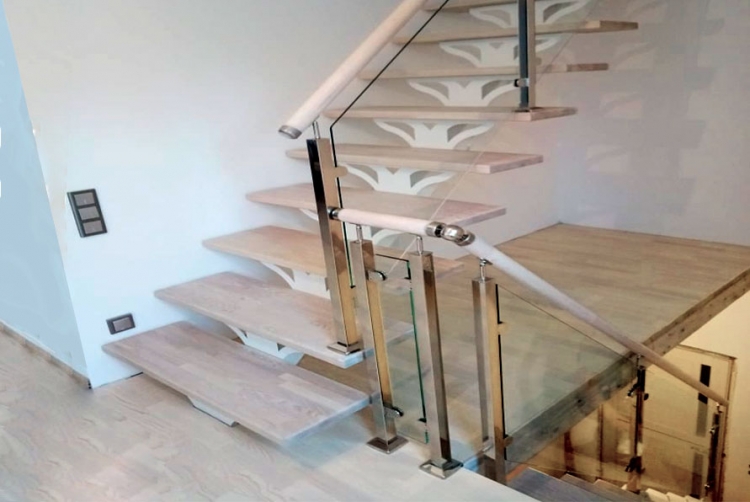 Прямая лестница в дом на монокосоуре Solo Classic (Проект №42)-1