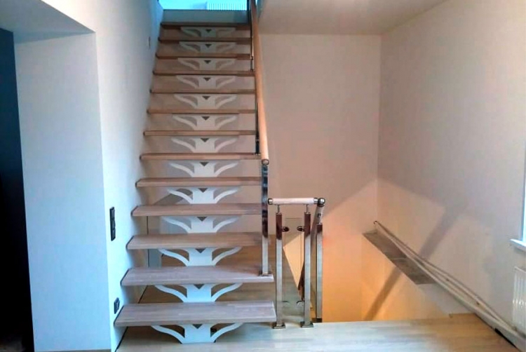 Прямая лестница в дом на монокосоуре Solo Classic (Проект №42)-3