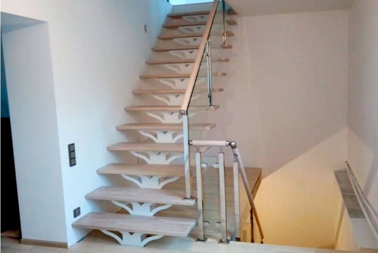 Прямая лестница в дом на монокосоуре Solo Classic (Проект №42)-0