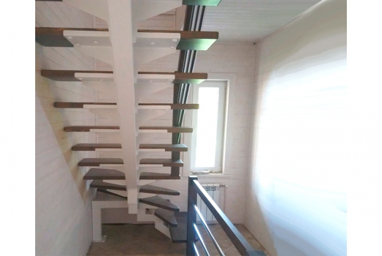 Лестница на монокосоуре П-образная с поворотом на 180° Solo Classic (Проект №46)-2