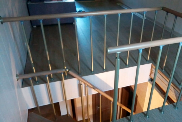 Лестница на монокосоуре с поворотом на 90° Solo Classic (Проект №36)-2